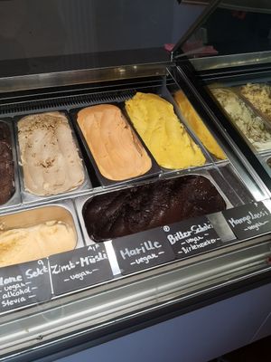 Vegan selection at Zuckero 3400 in Klosterneuburg