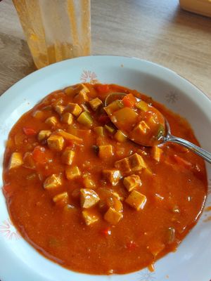 Vegane Soljanka mit Räuchertofu at Gasthaus Stuckatz in Sallgast