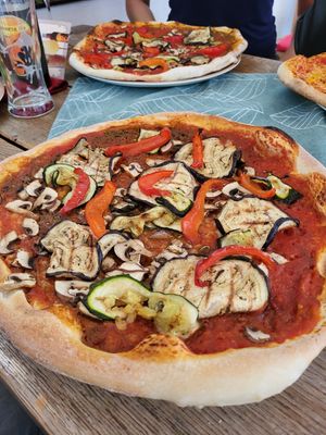 Vegan pizza at Am Rathaus in Fuessen