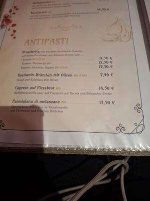 Antipasti, had the Bruschetta with tomato, onion and capers at Am Rathaus in Fuessen