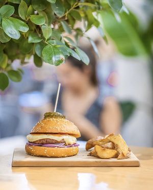 Burger at AlterEgo in Lisbon
