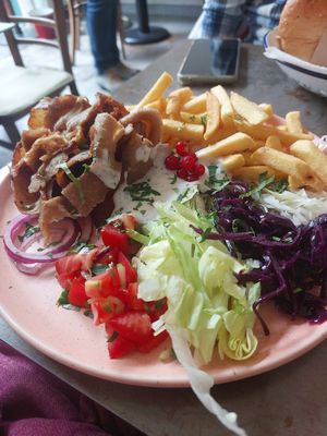 Vegan Döner Teller at Adieu Paris - Döner Chérie in Cologne