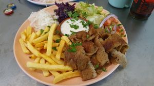 Kebab plate at Adieu Paris - Döner Chérie in Cologne