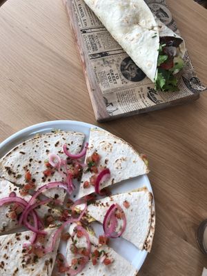 Quesadilla and aubergini wrap at Aubergini in Amsterdam
