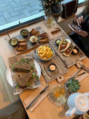 Lunch bij Aubergini 🤗 at Aubergini in Amsterdam