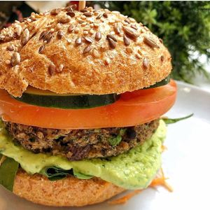 Hamburguesas VEGANA at AUYAMA real food in Tenerife