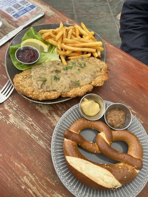   at Ludwigs in Mountain View