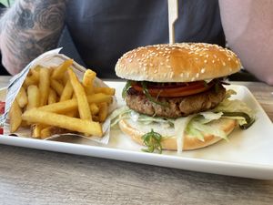 Veganer Burger 🍔  at Restaurant am Piburger See in Oetz