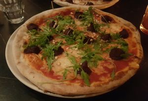 Vegan pizza at Olivia Zachariasbryggen in Bergen