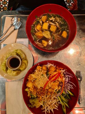 Dumplings et bowls 100% Vegan at Chi Thu - Leopoldstraße in Munich