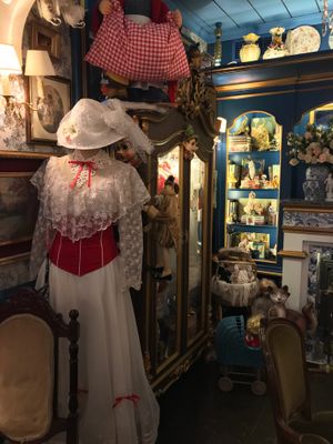 Mary Poppins' dress at Little Kook in Athens