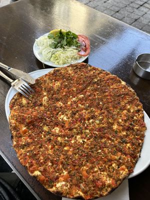 Vegan lamaçun  at Kimyon Kadiköy in Istanbul