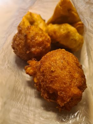 Bonda, Vada & Samosa at S.P. Villas in Central Singapore