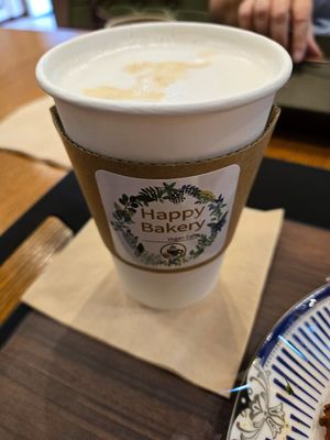 Vanilla oat latte at Happy Bakery in Pyeongtaek
