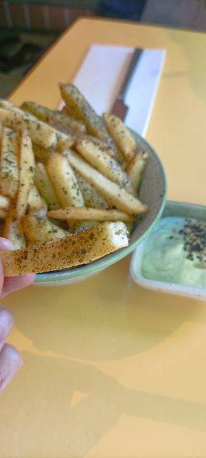 Umami fries at Veganees in Amsterdam