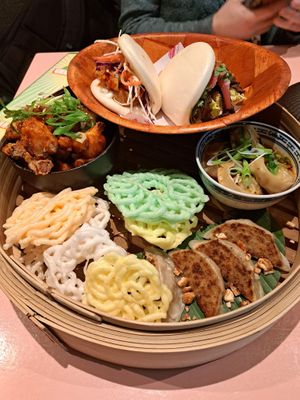 Streetfood Basket at Veganees in Amsterdam