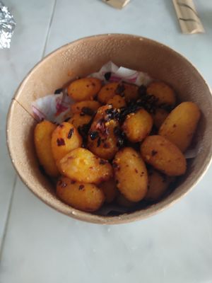 the much-mentioned by me spicy potatoes 🥵 at Veganees in Amsterdam