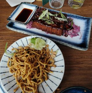 Dandan Noodles & Katsu Tempeh at Veganees in Amsterdam