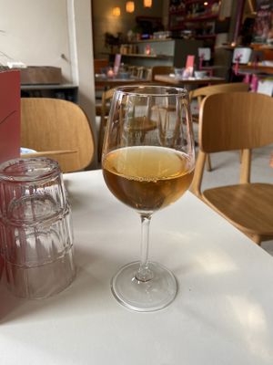 Orange wine: La transición. It kind of tastes like a white wine  at Veganees in Amsterdam
