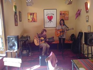 La Mujer Árbol at Pizza N Love in Orgiva