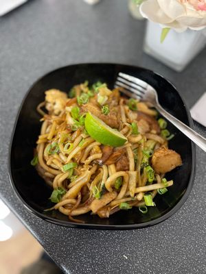 Basil udon noodle with brown tofu at Vegan Fusion in North London
