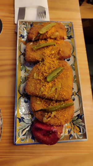 Queso frito rebozado con tomate at Auriga Gastrobar in Ourense