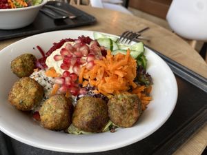   at Dean & David - Makartplatz in Salzburg