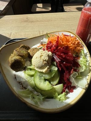   at Dean & David - Makartplatz in Salzburg