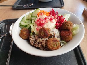  at Dean & David - Makartplatz in Salzburg