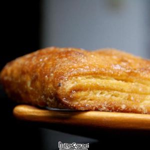 Costilla de Piña (Pineapple pastry) at Auto Mercado (Centro) in San Jose