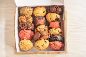 Caja 16 Cookies at La Tribu - Pastelería Vegana in Barcelona