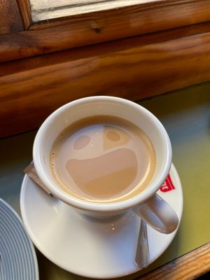 😃 at La Tribu - Pastelería Vegana in Barcelona