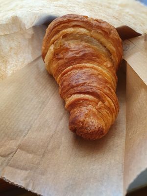 Croissant at La Tribu - Pastelería Vegana in Barcelona