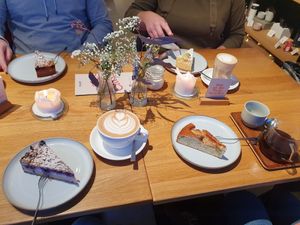 Vegane Kuchenvielfalt, Lebkuchen Latte, Kaffeevariationen und Moccachino :) at Kijamii Kaffee in Witten
