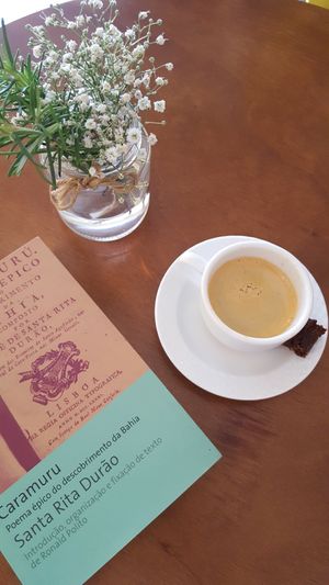 Café espresso - escolha um livro e um cafézinho! at Maria Yabá Café in Porto Seguro
