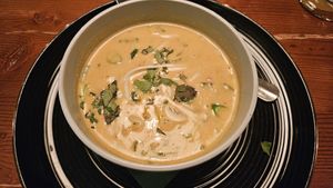 Tom Kha Gai Suppe at Himmelblau Tapas Bar & Restaurant in Lienz