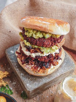 Bella Veggie Double at Vegan & Veggie in Medellin