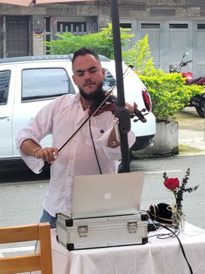 Beautiful live music on Sundays  at Vegan & Veggie in Medellin