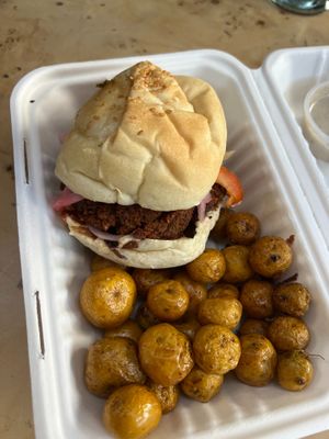 lunch: burger & papas criollas at Vegan & Veggie in Medellin
