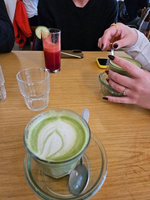 Matcha Latte & Love juice at MOMI in Frankfurt