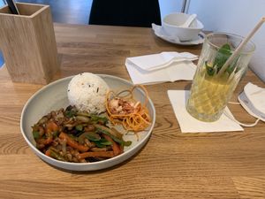 Lunch dish nr 2 (Vegan Gongbao chicken with bell pepper, onions, chili and peanuts) and vegan mango lassi at The Butterfly Lovers in Berlin