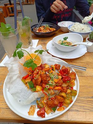 Sichuan chicken, mapo tofu, wontons🧡 at The Butterfly Lovers in Berlin