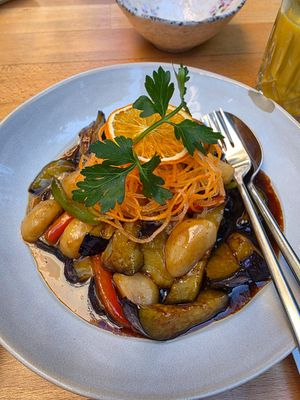 Aubergine & Wasserkastanie at The Butterfly Lovers in Berlin