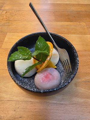 Mochi Eis - Zitrone, Erdbeere, Mango at The Butterfly Lovers in Berlin