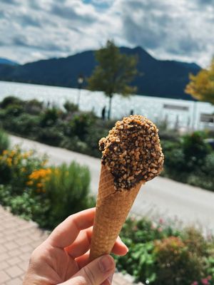 Zartbitter Schokolade mit Nüssen  at Il Gelato Italiano in Tegernsee