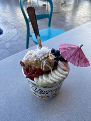 Peanut butter açaí  at Hawaiian Aroma Caffe in Honolulu