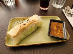 Fresh roll with tofu and peanut dipping sauce at Khao Soi by Jane in Uppsala