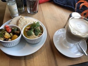 Hummus  #Veganuary at Veganes Bistro Rubi in Cologne