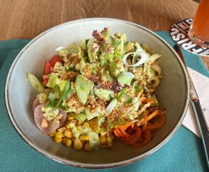 Salad Bowl with Curry Noodles  at Mairübe in Luzern