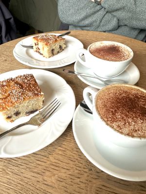 Apple Chocolate Chips Cake & Cappuccino  at Mairübe in Luzern